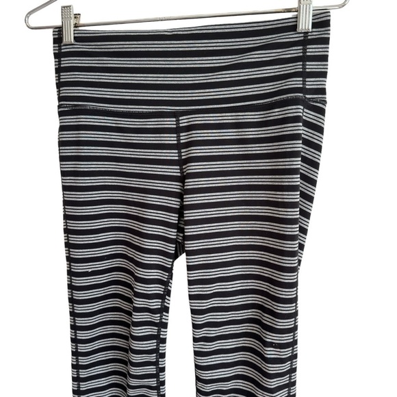 Athleta Striped Chaturanga Capri Leggings, Heather Gray & Black, Size MP - Picture 4 of 13